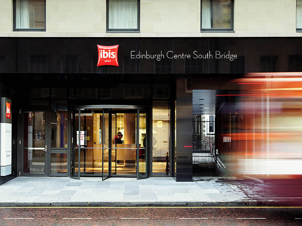 Ibis Edinburgh South Bridge exterior