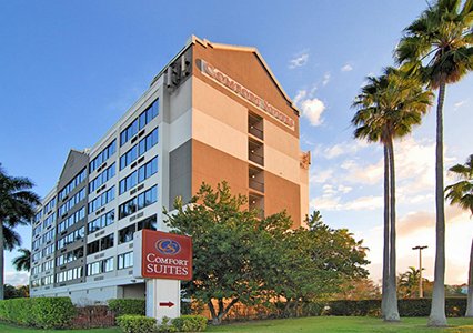 Comfort Suites Airport and Cruise Port extérieur