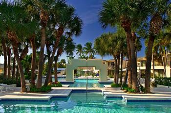 Hyatt Regency Pier66 pool