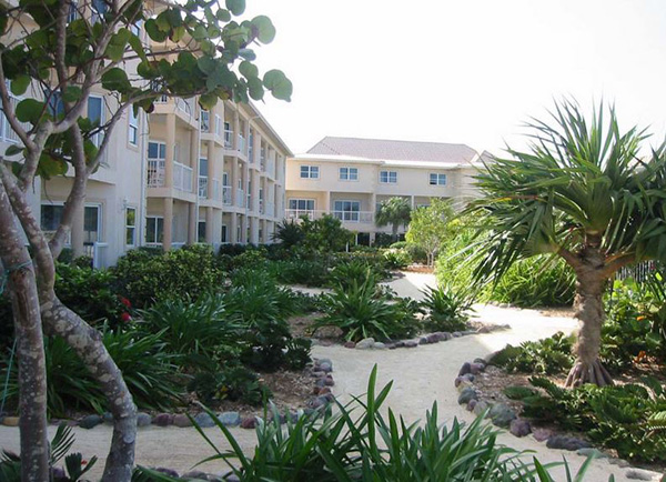 Holiday Inn Grand Cayman exterior