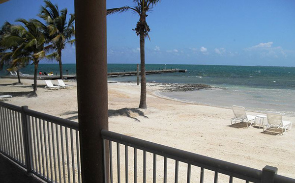 Holiday Inn Grand Cayman exterior