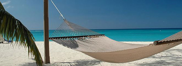 Holiday Inn Grand Cayman exterior