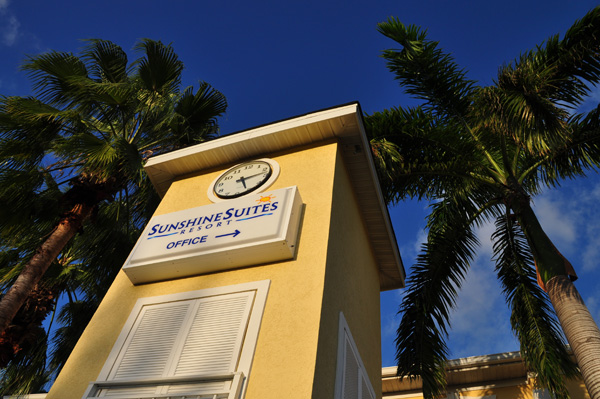 Sunshine Suites Resort entrance