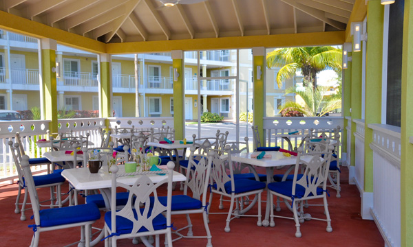 Sunshine Suites Resort entrance