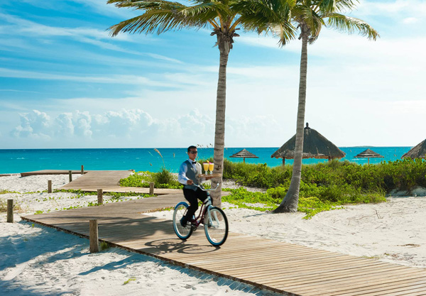 Sandals Emerald Bay exterior