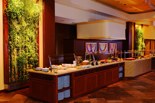 Sheraton Waikiki lobby