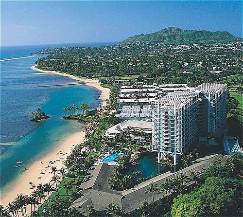 The Kahala Hotel pool