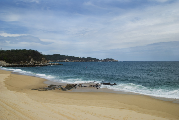 La Isla Huatulco Hotel entrance