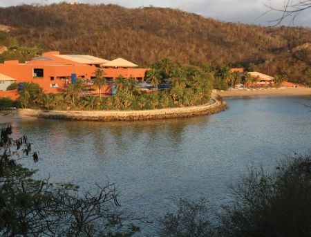 Las Brisas Huatulco exterior