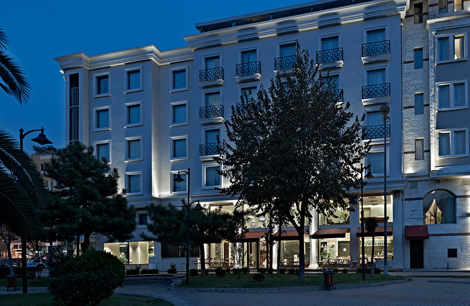 Ramada Istanbul Grand Bazaar extérieur le soir