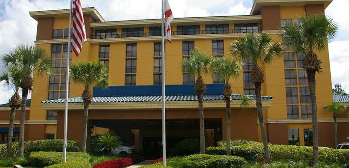 Embassy Suites Jacksonville exterior