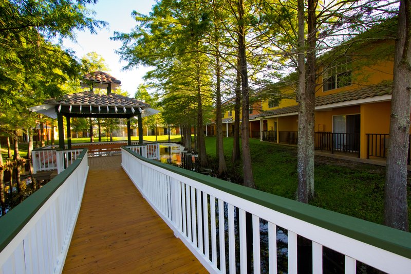 Best Western Premier Saratoga Resort Villas exterior