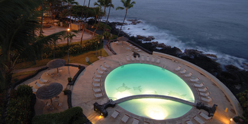 Royal Kona Resort piscine le soir