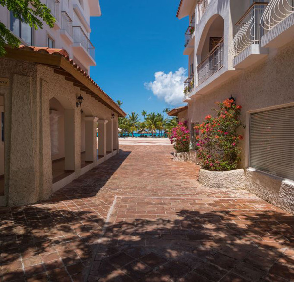 Cadaques Bayahibe pool