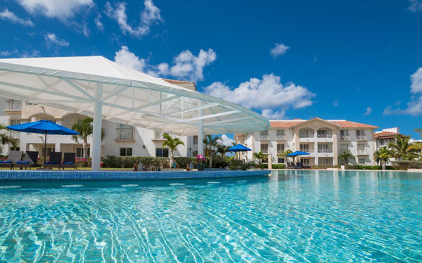 Cadaques Bayahibe piscine