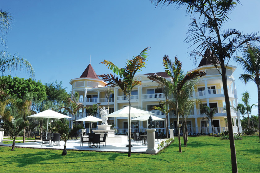 Luxury Bahia Principe Bouganville exterior