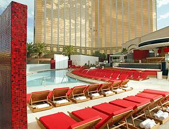 Mandalay Bay pool