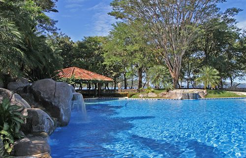 Casa Conde Beach Front Hotel pool