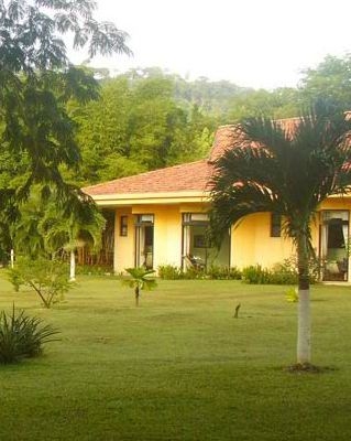 Sol Papagayo pool