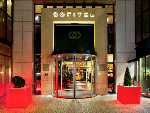 Sofitel Lisbon entrance