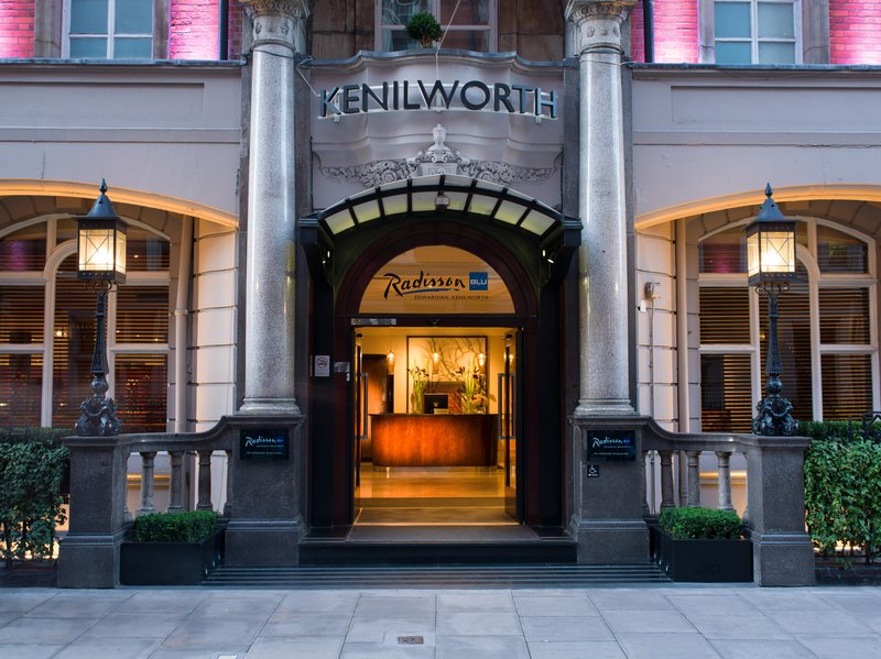 Radisson Blu Edwardian Kenilworth entrée