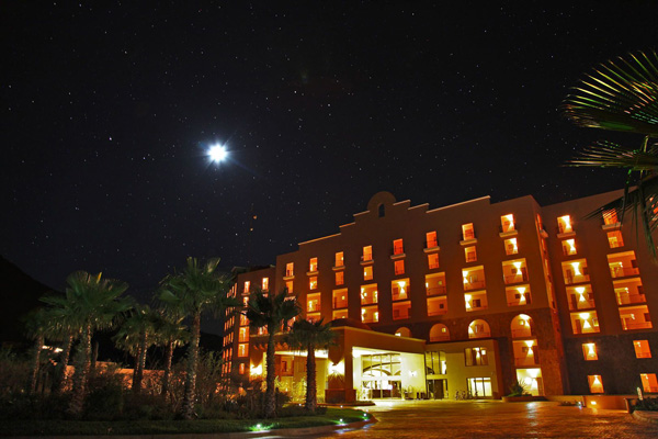 Villa Del Palmar Resort and Spa exterior at night