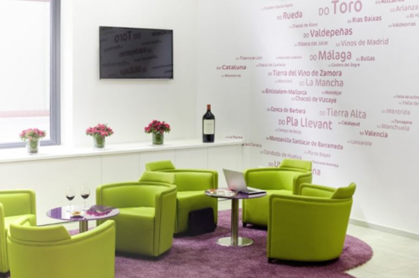 Ibis Styles Madrid Prado reception