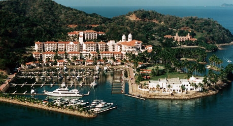 Grand Bay Hotel Isla Navidad exterior