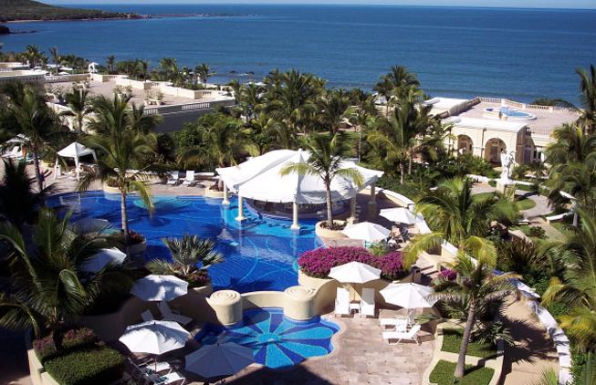 Pueblo Bonito Emerald Bay pool