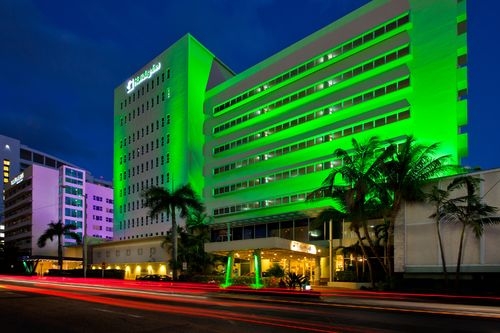 Holiday Inn Miami Beach exterior at night