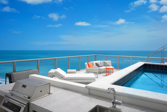 W South Beach penthouseprivate pool