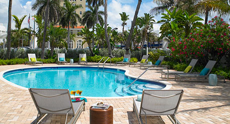 Wyndham Garden South Beach room