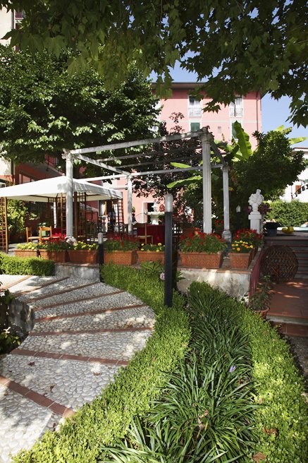 Hotel Manzoni exterior