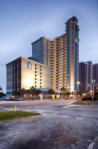 Bw Carolinian Oceanfront Inn and Suites exterior at night