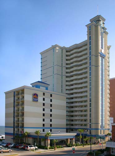 Bw Carolinian Oceanfront Inn and Suites exterior at night