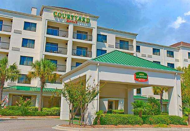 Courtyard by Marriott Barefoot Landing exterior