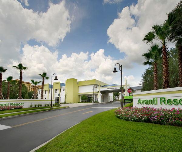 Avanti Orlando Hotel exterior at night