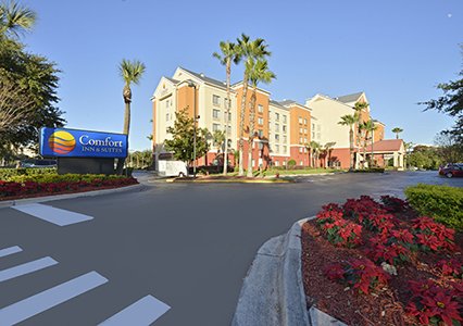 Comfort Inn And Suites Universal exterior