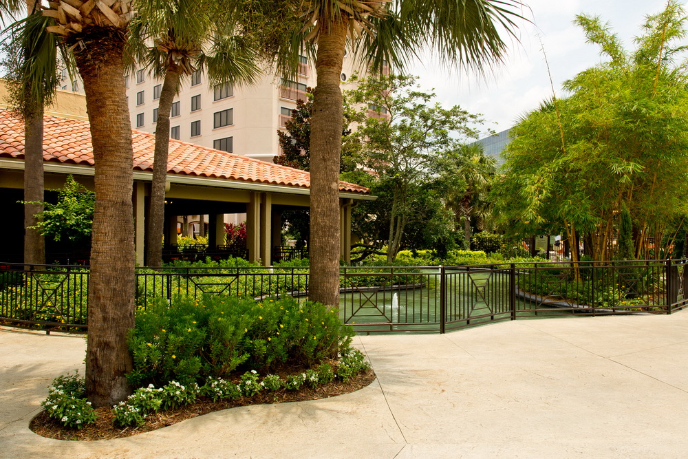 Doubletree By Hilton Orlando At Seaworld exterior