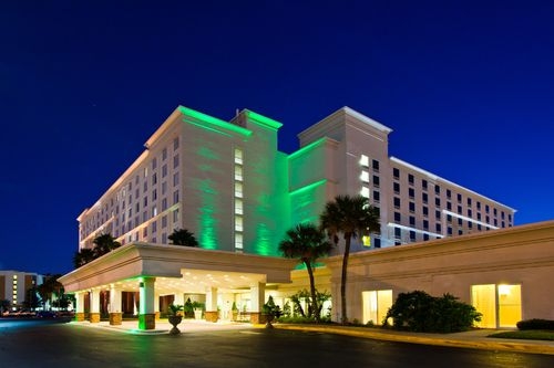 Holiday Inn And Suites Across Universal extérieur