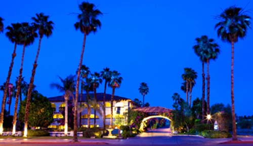 Bw Las Brisas Hotel exterior at night