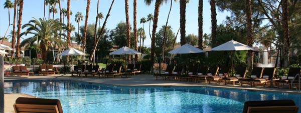 Omni Rancho Las Palmas exterior at night