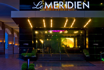 Le Meridien Panama entrance