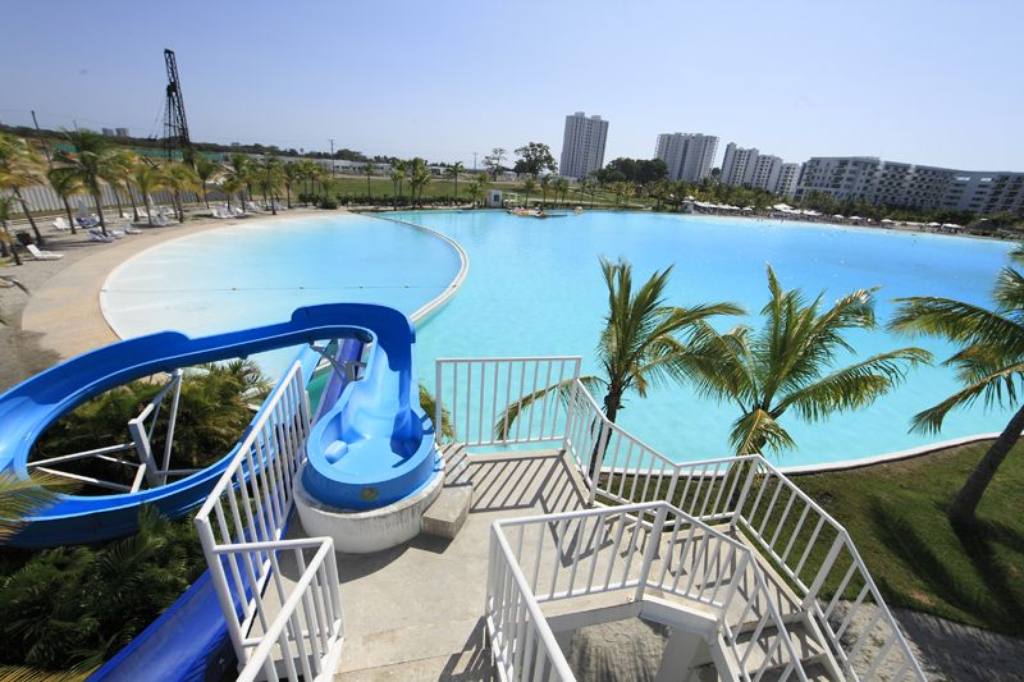 Playa Blanca Resort piscine