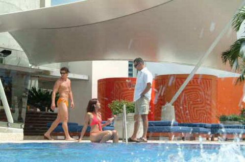 Radisson Decapolis piscine