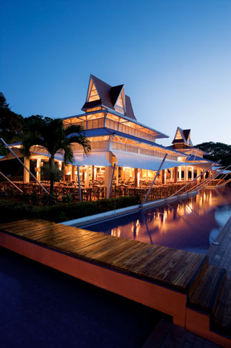 Royal Decameron piscine le soir 