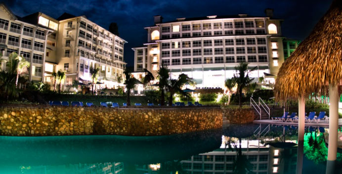 Superclubs Breezes Panama Resort And Spa exterior at night