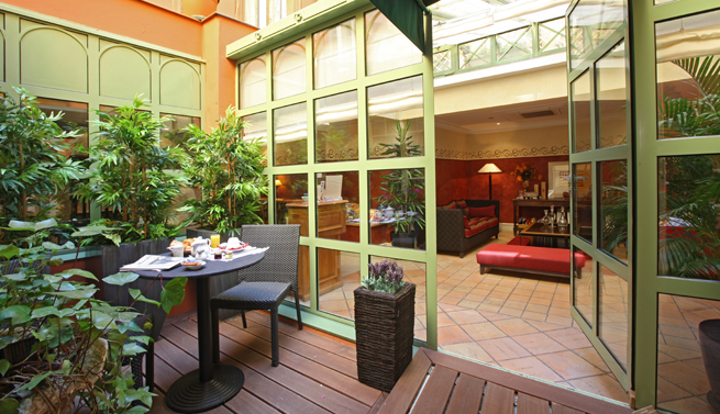Hotel Jardin Le Brea réception