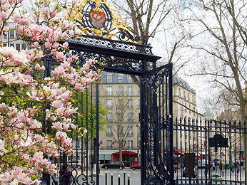 Mercure Paris Place d Italie exterior