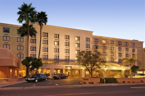 Phoenix Place Hotel And Suites exterior